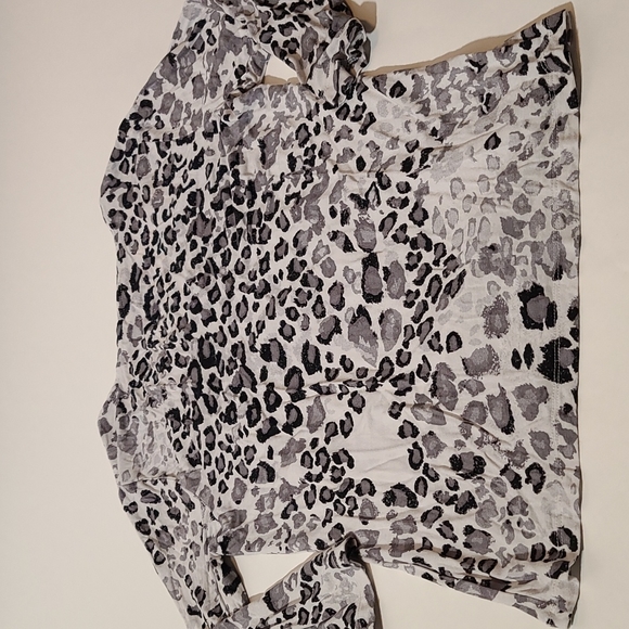 Laura Ashley leopard print blouse women's PS - Picture 5 of 5